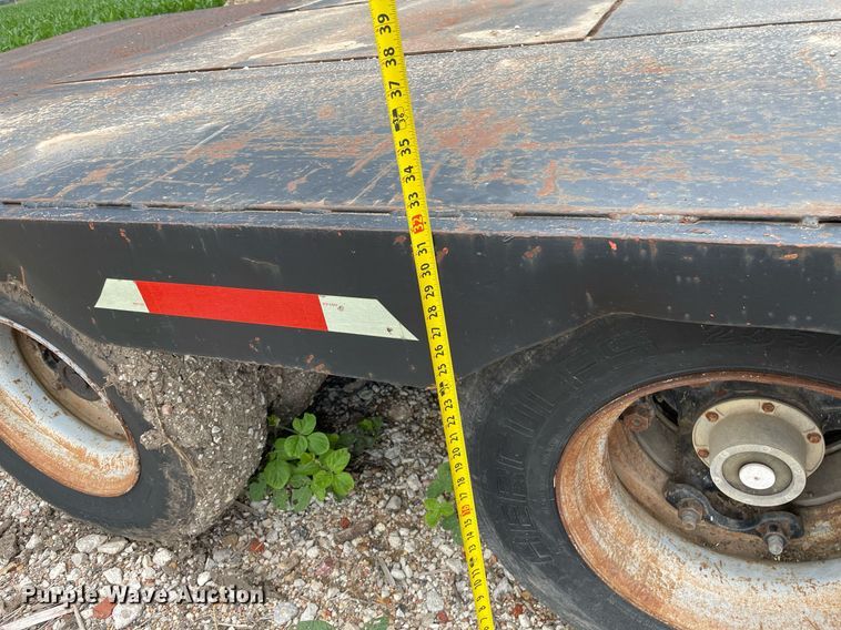 image for item ME9835 1986 Boone BD8AE  drop deck trailer