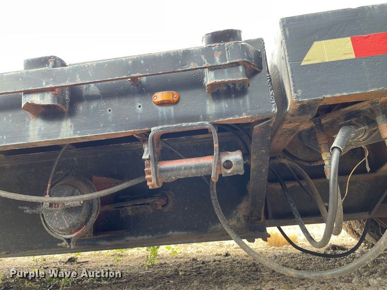 image for item ME9835 1986 Boone BD8AE  drop deck trailer