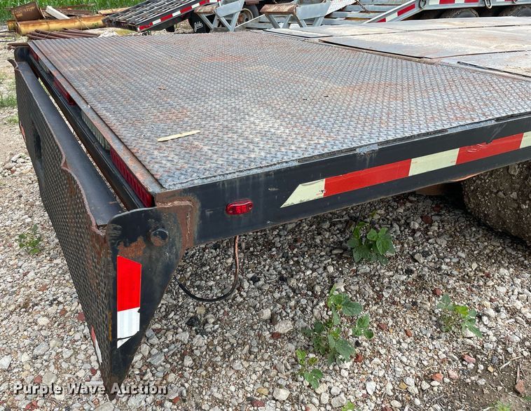 image for item ME9835 1986 Boone BD8AE  drop deck trailer