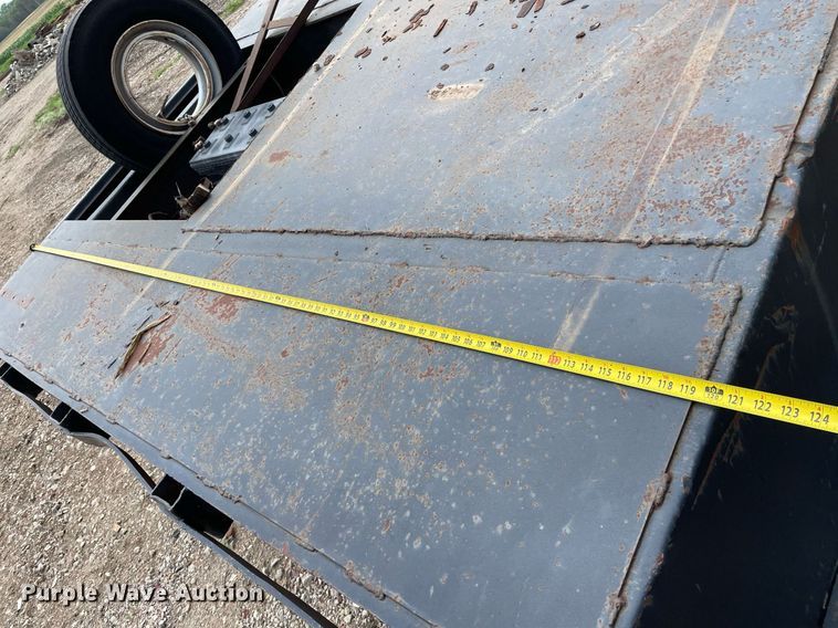 image for item ME9835 1986 Boone BD8AE  drop deck trailer