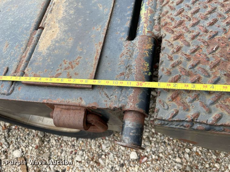 image for item ME9835 1986 Boone BD8AE  drop deck trailer