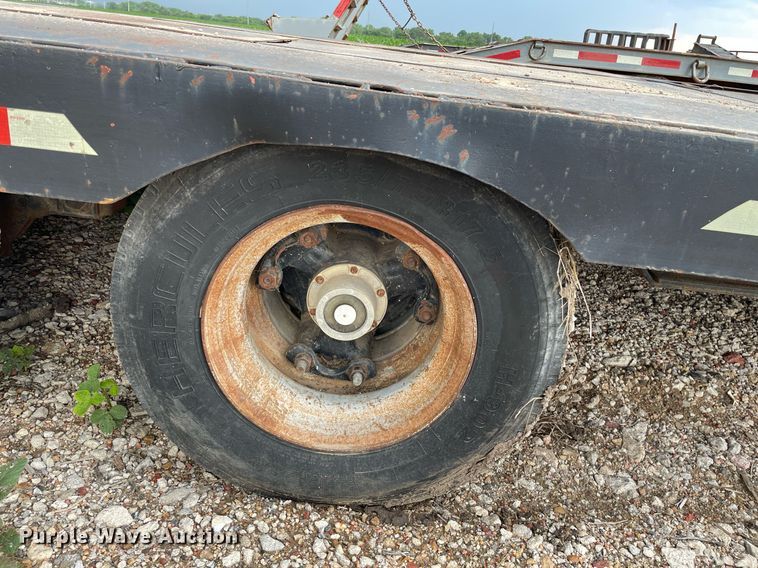 image for item ME9835 1986 Boone BD8AE  drop deck trailer