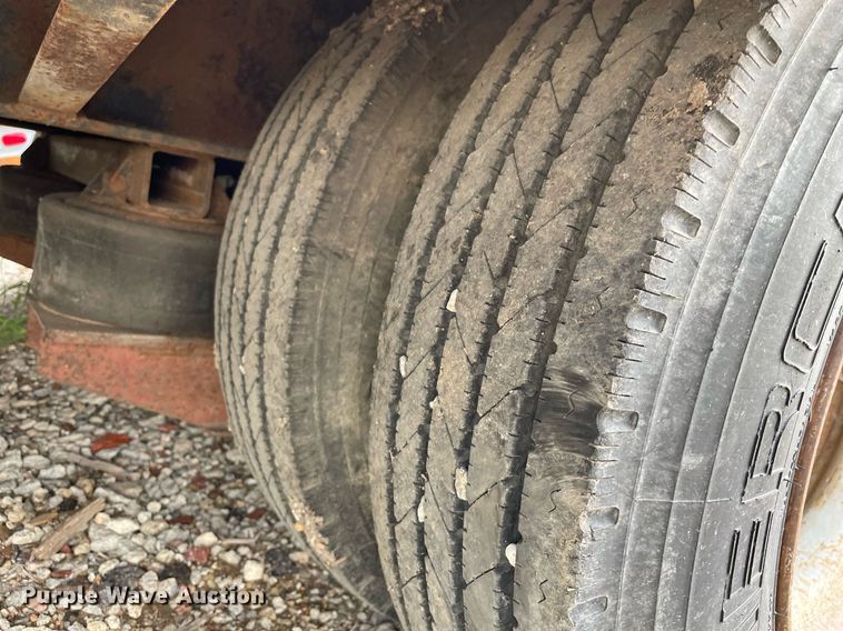 image for item ME9835 1986 Boone BD8AE  drop deck trailer