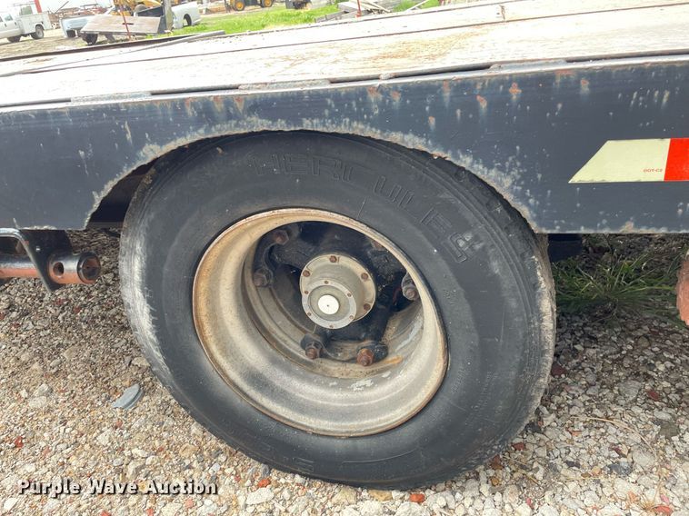 image for item ME9835 1986 Boone BD8AE  drop deck trailer