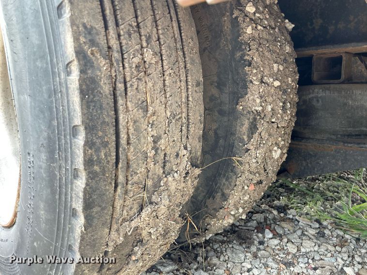 image for item ME9835 1986 Boone BD8AE  drop deck trailer