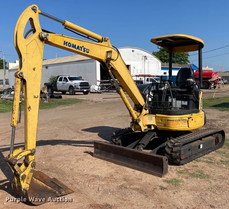 image for item ME9859 2005 Komatsu PC35MR-2  mini excavator