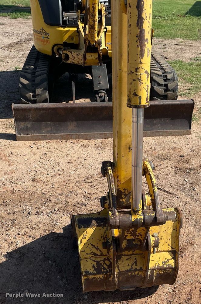 image for item ME9859 2005 Komatsu PC35MR-2  mini excavator