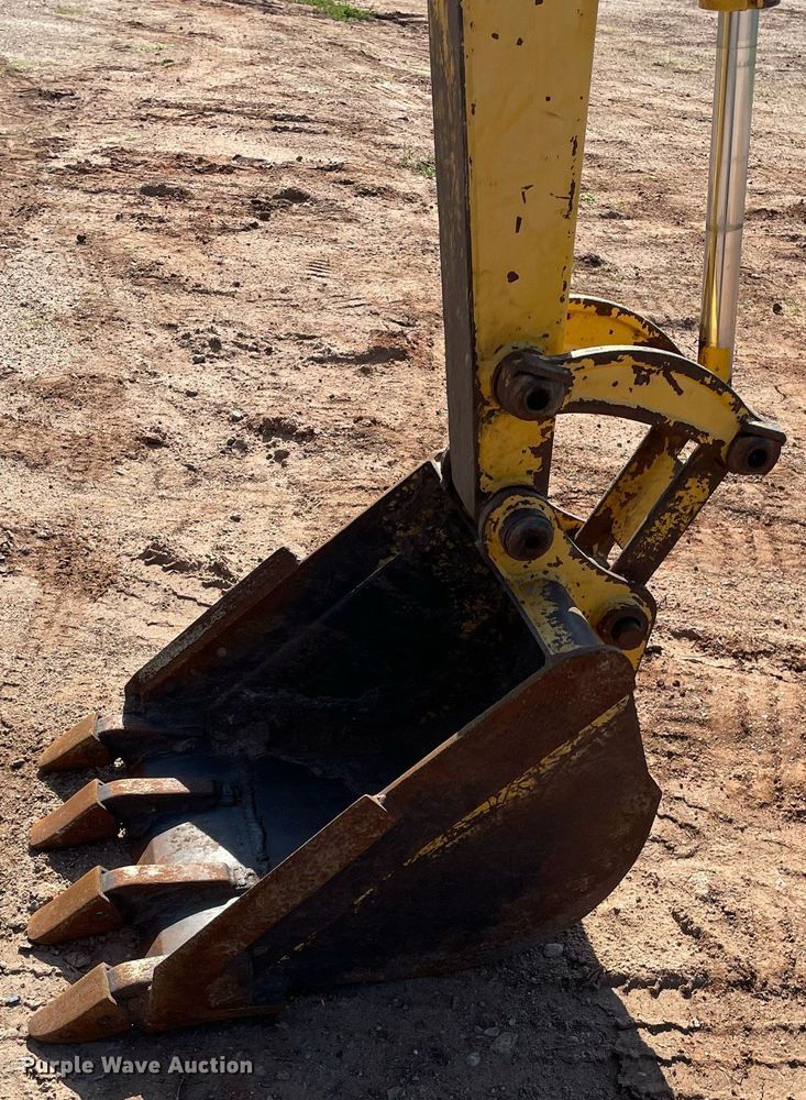 image for item ME9859 2005 Komatsu PC35MR-2  mini excavator