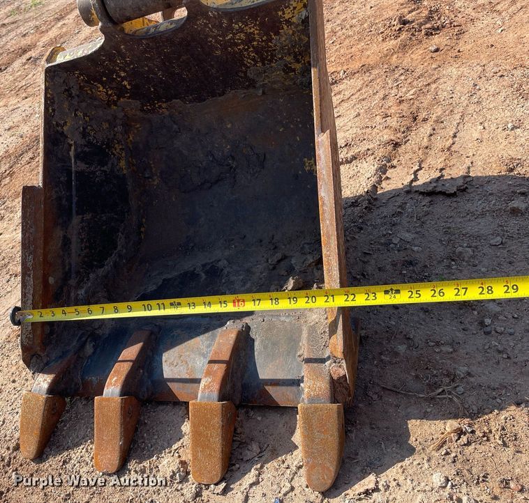 image for item ME9859 2005 Komatsu PC35MR-2  mini excavator