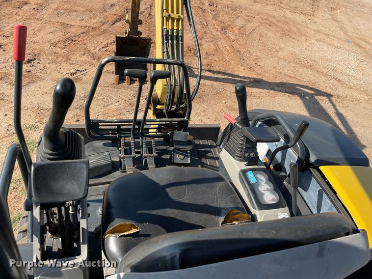 image for item ME9859 2005 Komatsu PC35MR-2  mini excavator