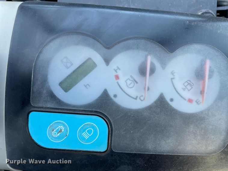 image for item ME9859 2005 Komatsu PC35MR-2  mini excavator