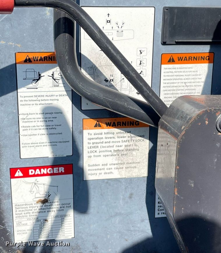 image for item ME9859 2005 Komatsu PC35MR-2  mini excavator