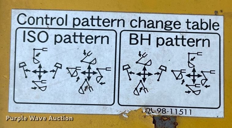 image for item ME9859 2005 Komatsu PC35MR-2  mini excavator