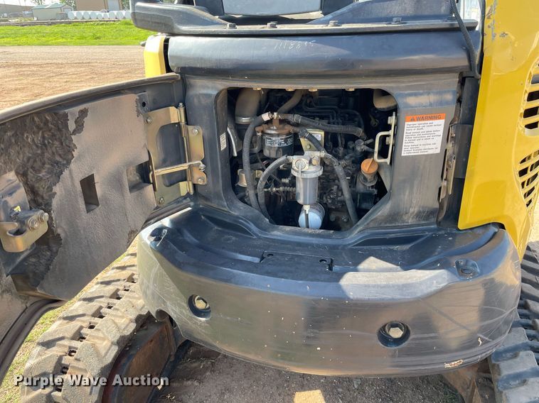 image for item ME9859 2005 Komatsu PC35MR-2  mini excavator