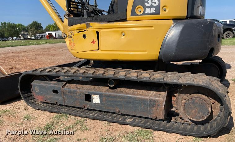 image for item ME9859 2005 Komatsu PC35MR-2  mini excavator