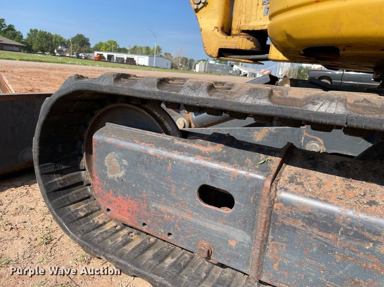 image for item ME9859 2005 Komatsu PC35MR-2  mini excavator