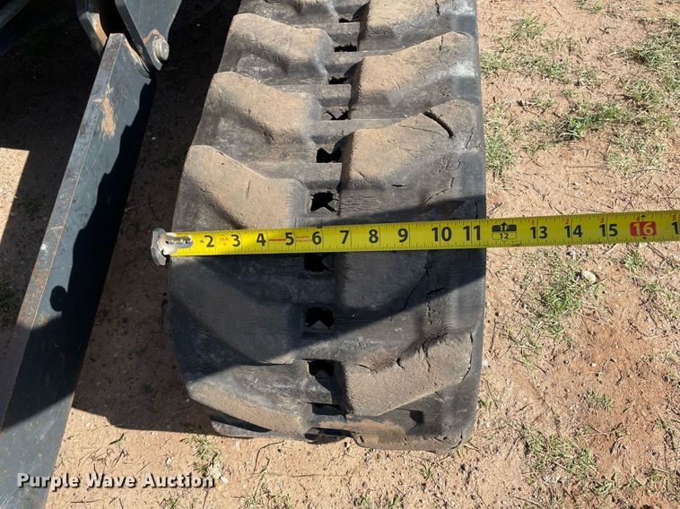 image for item ME9859 2005 Komatsu PC35MR-2  mini excavator