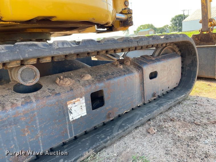 image for item ME9859 2005 Komatsu PC35MR-2  mini excavator