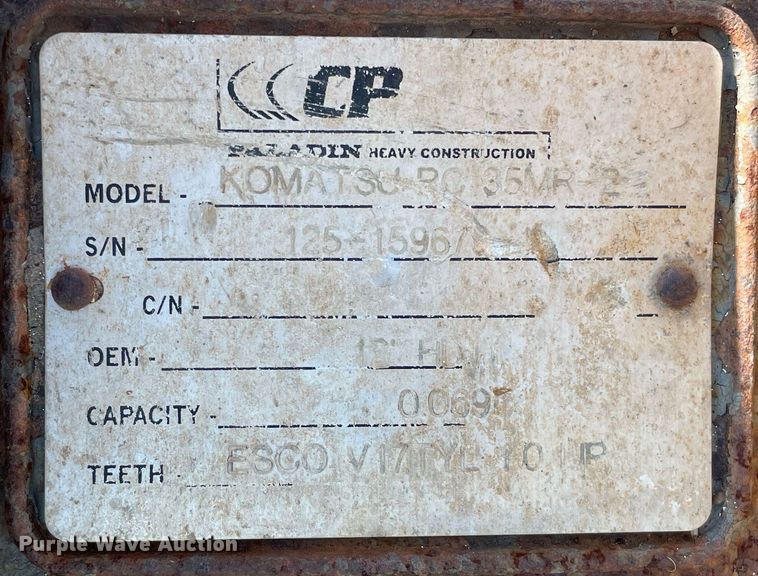 image for item ME9859 2005 Komatsu PC35MR-2  mini excavator