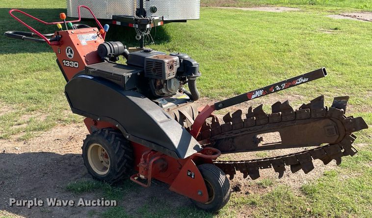 image for item ME9860 2008 Ditch Witch 1330  trencher