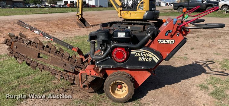 image for item ME9860 2008 Ditch Witch 1330  trencher