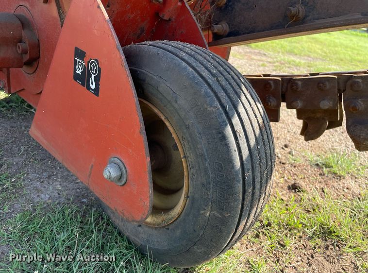 image for item ME9860 2008 Ditch Witch 1330  trencher