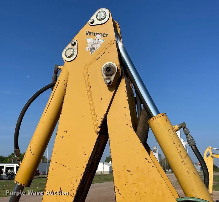 image for item ME9861 2000 Vermeer V3550A  trencher