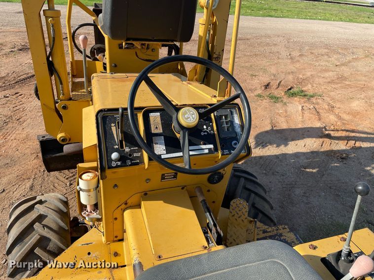 image for item ME9861 2000 Vermeer V3550A  trencher