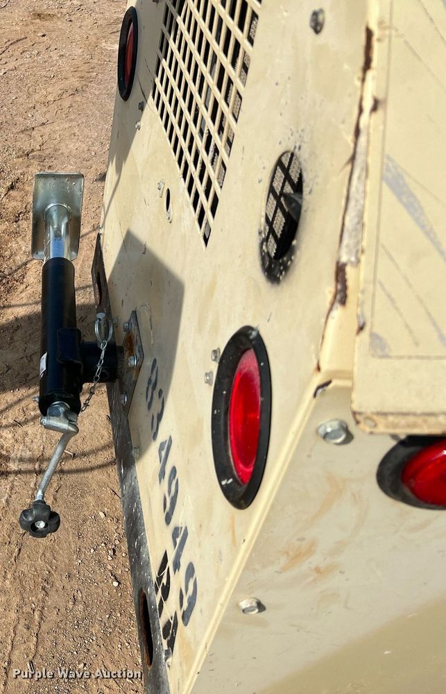 image for item MG9020 2011 Ingersoll Rand LS-60HZ-T4F  light plant