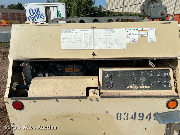 image for item MG9020 2011 Ingersoll Rand LS-60HZ-T4F  light plant