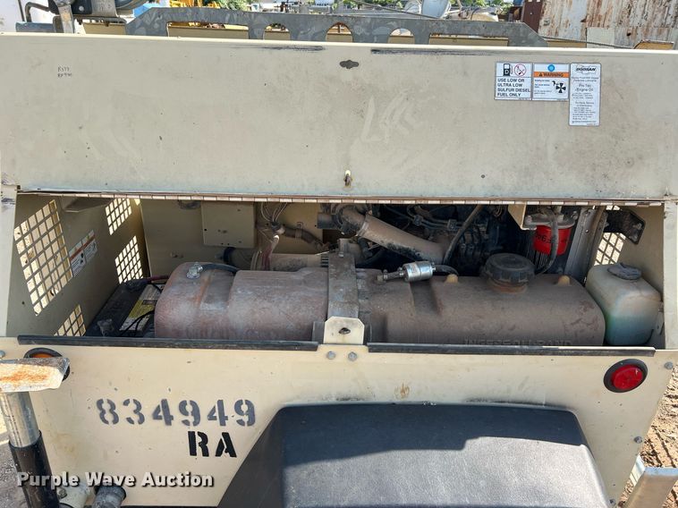 image for item MG9020 2011 Ingersoll Rand LS-60HZ-T4F  light plant