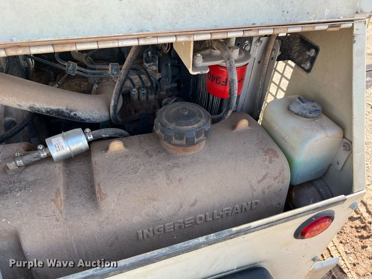 image for item MG9020 2011 Ingersoll Rand LS-60HZ-T4F  light plant