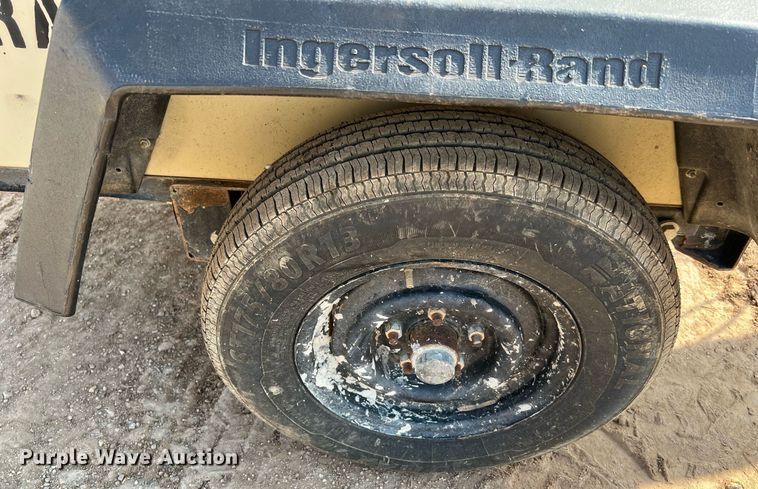 image for item MG9020 2011 Ingersoll Rand LS-60HZ-T4F  light plant