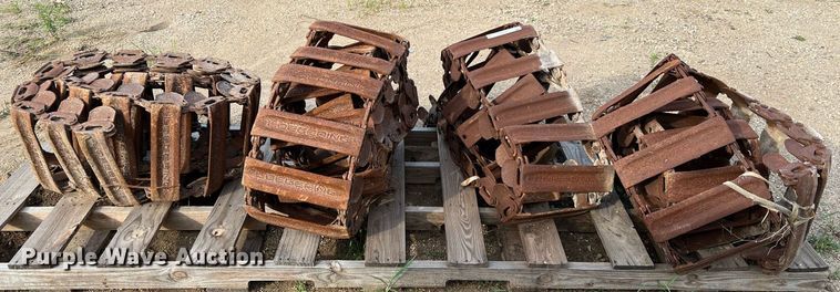 image for item MG9025 (4) Loegering over the tire skid steer tracks