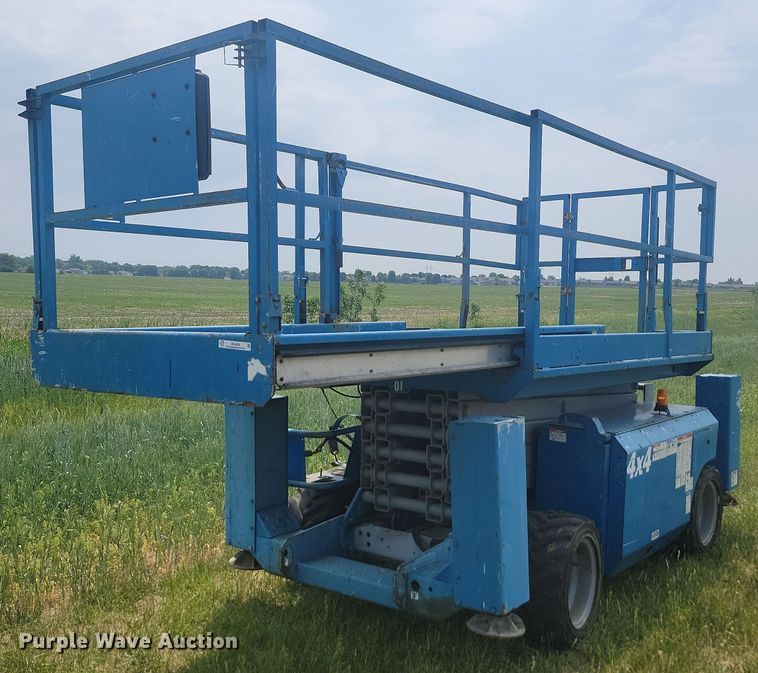image for item ML9458 2006 Genie GS-3268  scissor lift