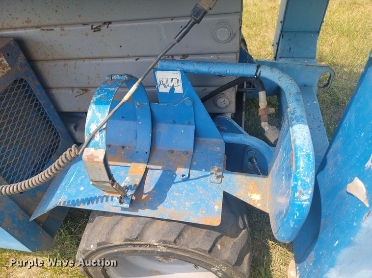 image for item ML9458 2006 Genie GS-3268  scissor lift