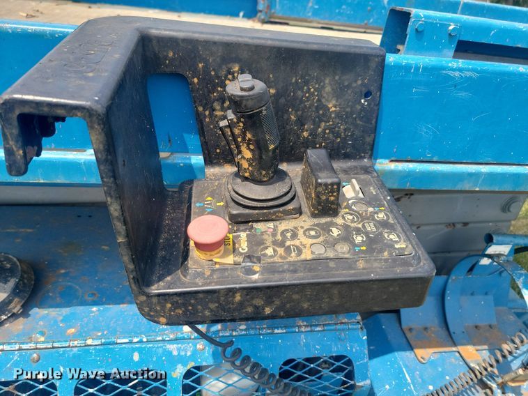 image for item ML9458 2006 Genie GS-3268  scissor lift