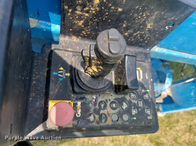 image for item ML9458 2006 Genie GS-3268  scissor lift