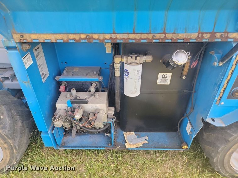 image for item ML9458 2006 Genie GS-3268  scissor lift