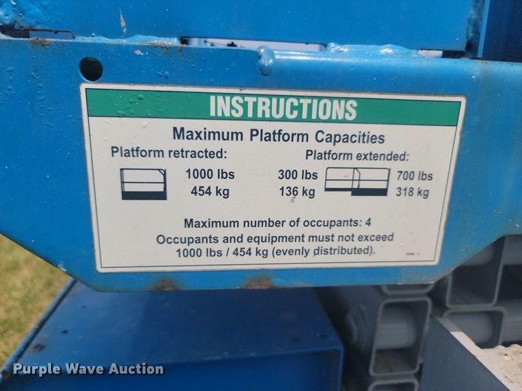 image for item ML9458 2006 Genie GS-3268  scissor lift