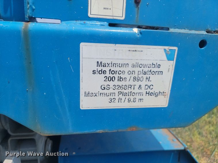 image for item ML9458 2006 Genie GS-3268  scissor lift