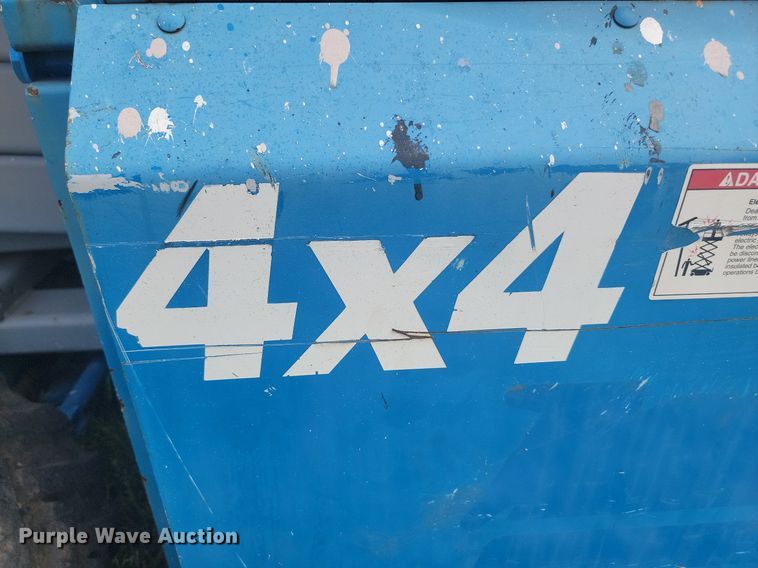 image for item ML9458 2006 Genie GS-3268  scissor lift