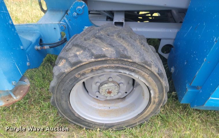 image for item ML9458 2006 Genie GS-3268  scissor lift