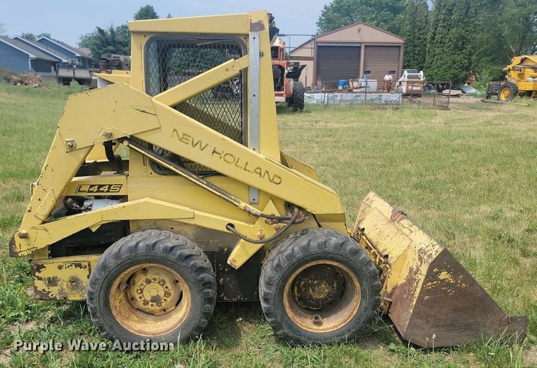 image for item ML9459 1977 New Holland L445  skid steer loader
