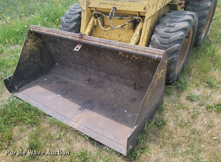 image for item ML9459 1977 New Holland L445  skid steer loader