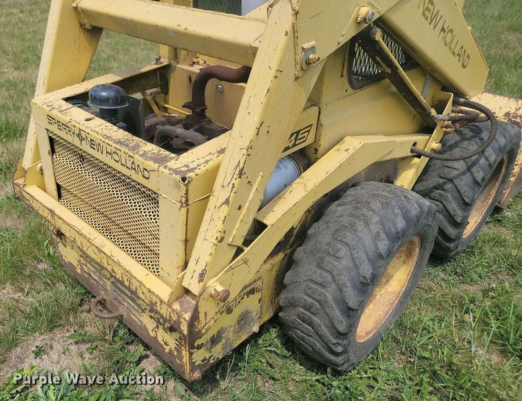 image for item ML9459 1977 New Holland L445  skid steer loader