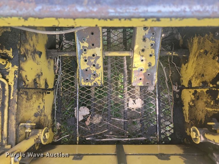 image for item ML9459 1977 New Holland L445  skid steer loader