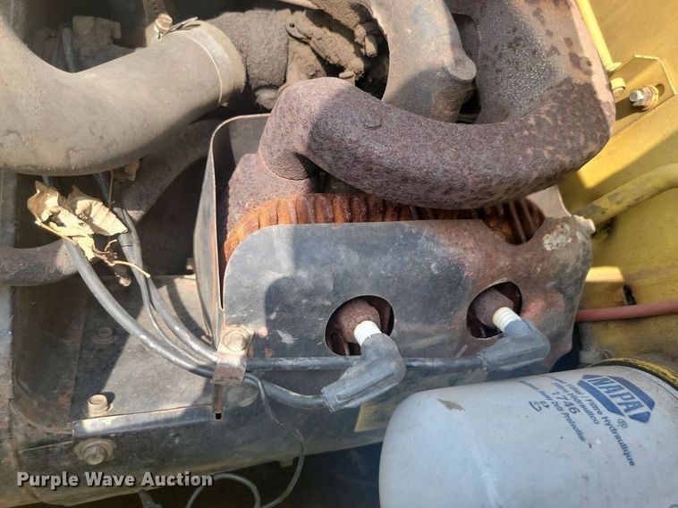 image for item ML9459 1977 New Holland L445  skid steer loader