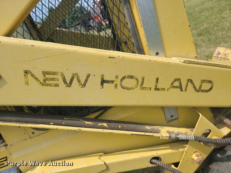 image for item ML9459 1977 New Holland L445  skid steer loader