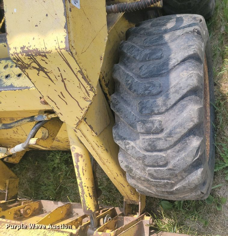 image for item ML9459 1977 New Holland L445  skid steer loader